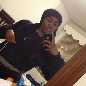 Meet your Posher, Amina